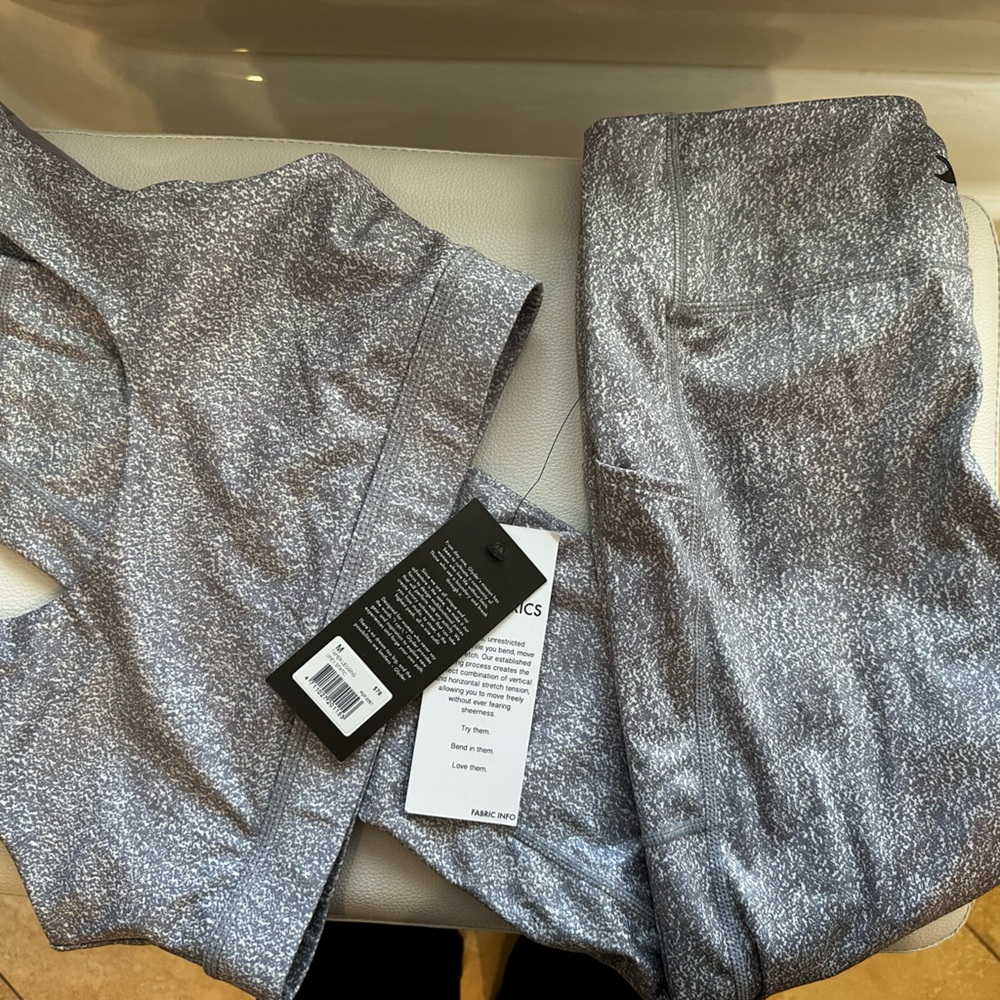 Glyder Gray Static Medium Set Textured Leggings NWT and Bra NWOT